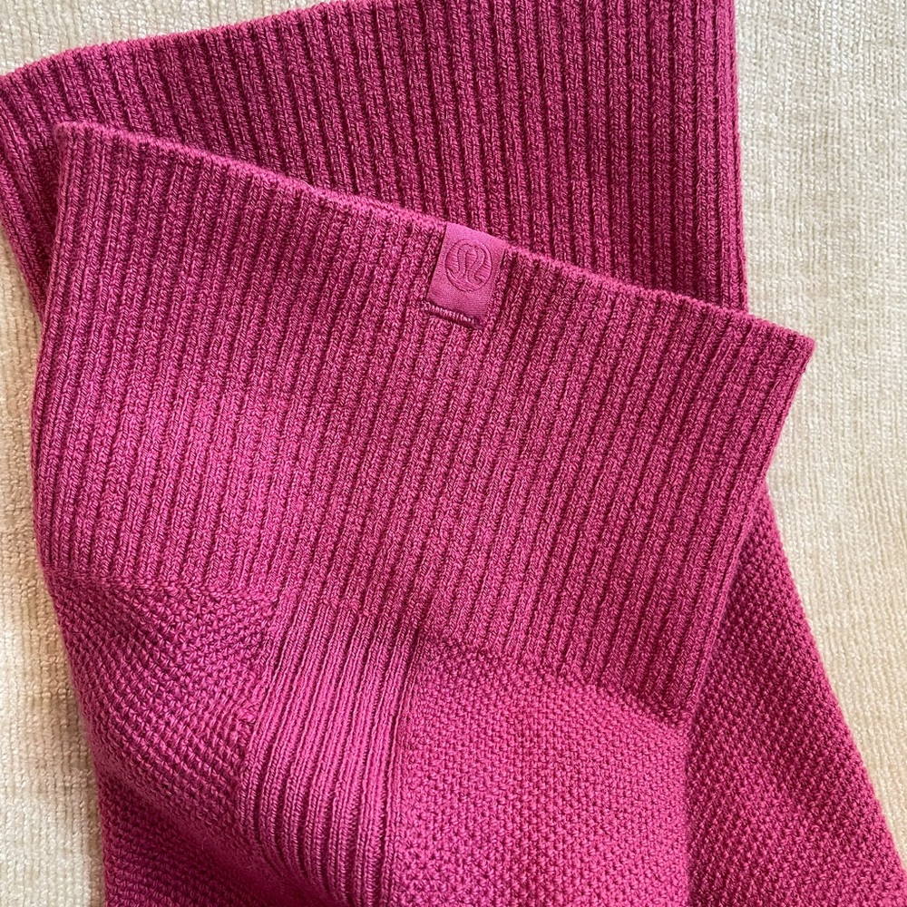 NEW Lululemon convertible Leg Warmers - Picture 11 of 14